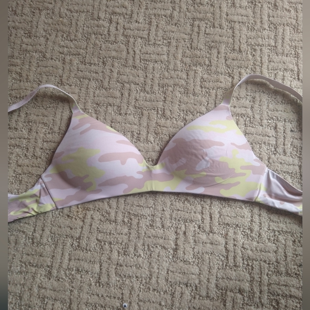 Victoria's secret lightly lined t-shirt wireless camp with neon